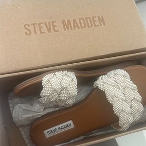 Steve Madden white pearl slides
